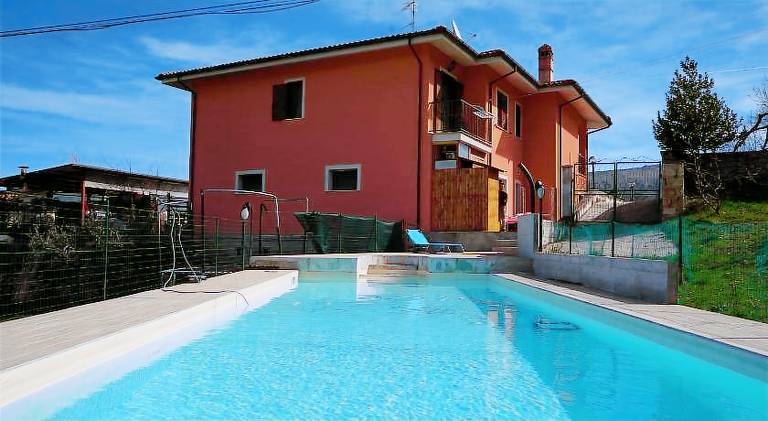 Villa with terrace, garden & pool — photo 5