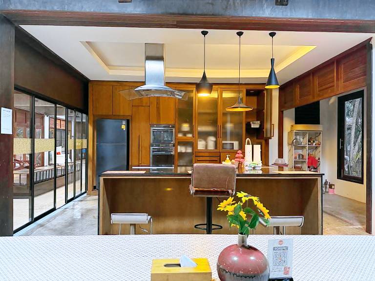 Charming villa with barbeque, garden & pool | Pets are welcome — photo 5