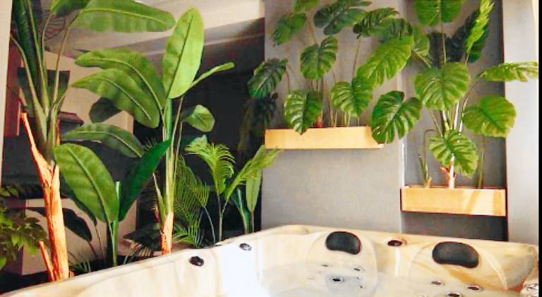 Rental apartment with jacuzzi — photo 3