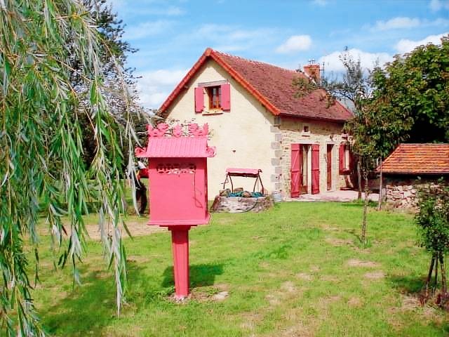 Gite with patio & yard — photo 2