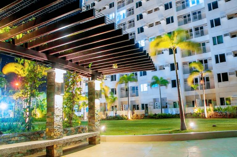 Apartment with garden, private pool & terrace | Pets are welcome in Muntinlupa