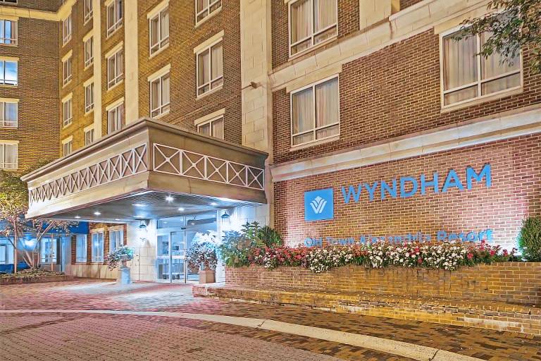 Condo  Alexandria
