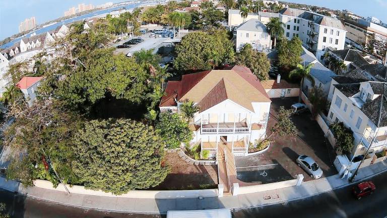House Paradise Island