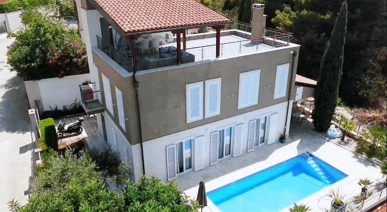 Ample villa with pool | Pet-friendly in Supetar
