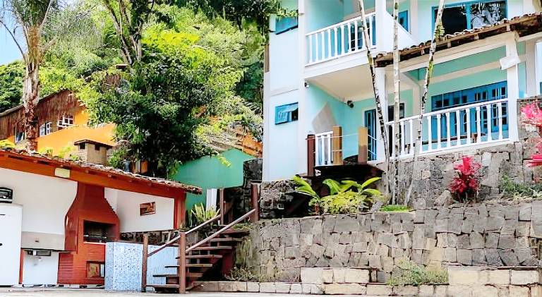 House with pool — photo 3