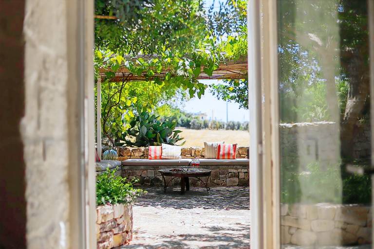 Family-friendly lovely vacation home with grill, patio & yard | Garden view | Dogs allowed — photo 4