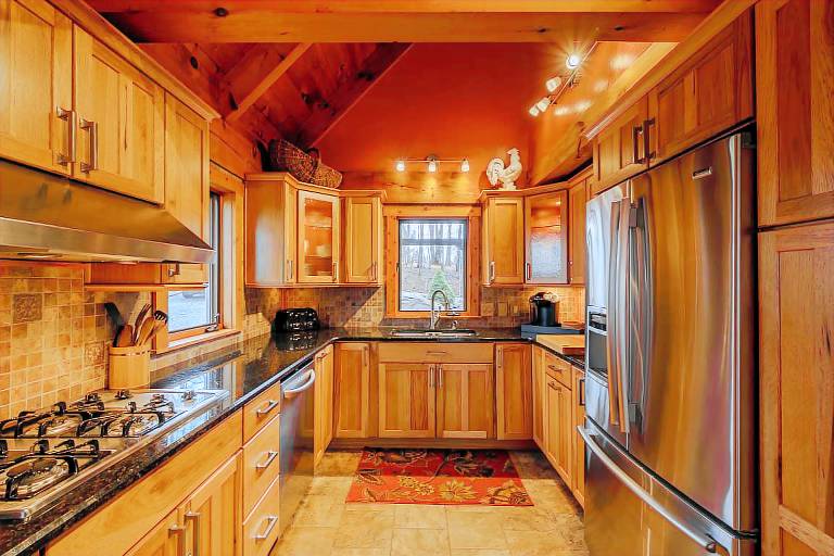 Mountaintop Home with Warm Personality — photo 3