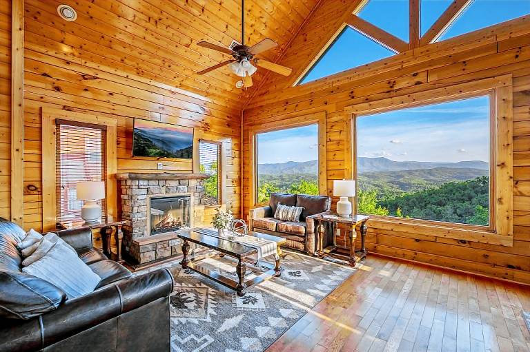 Family-friendly nice cabin with pool, barbeque & hot tub | Mountain view | Pet-friendly — photo 5