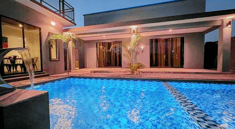 177 m&sup2; Villa
