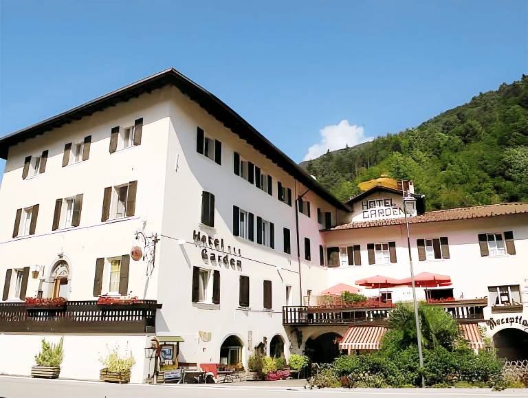 Good Life Hotel Garden - Private Spa and Pool in Ledro
