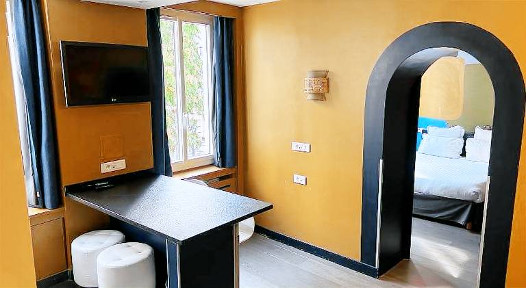 Holiday apartment with 1 room for 4 persons in Montrouge