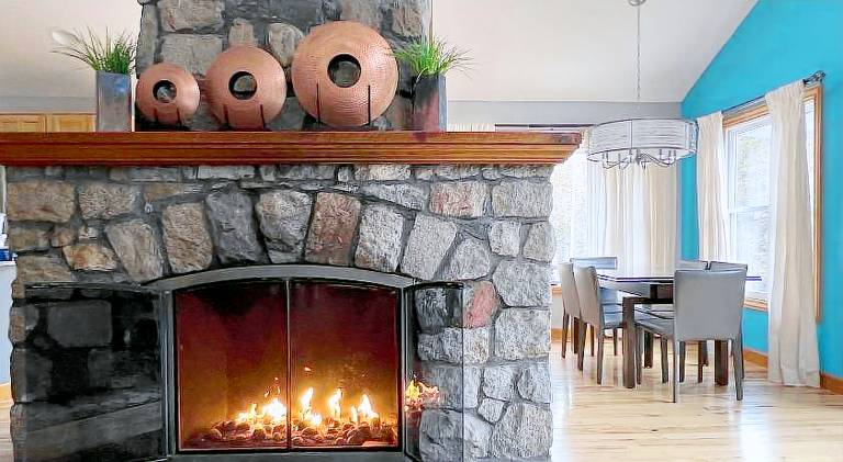 Beautiful vacation home with hot tub | Pets are welcome — photo 3
