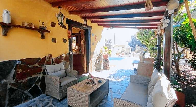 Chalet with pool — photo 2