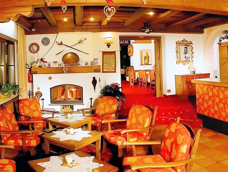 Hotel Dolomites Inn in Canazei