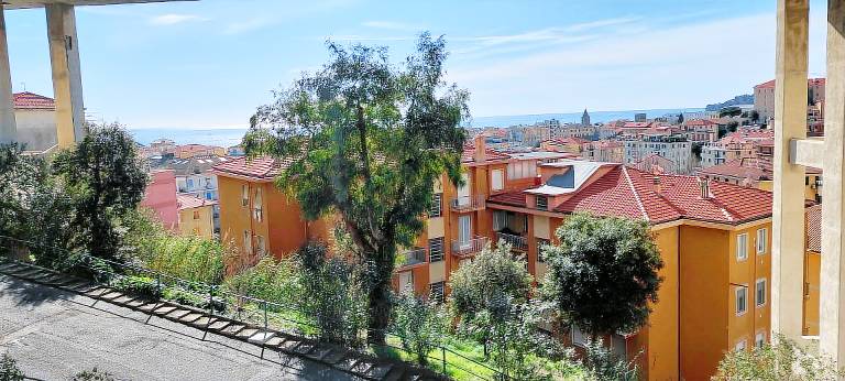 Family-friendly beautiful apartment with terrace & yard | Panoramic view | Pets allowed — photo 4