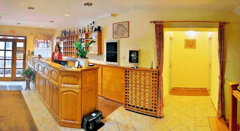Corvin Hotel — photo 2