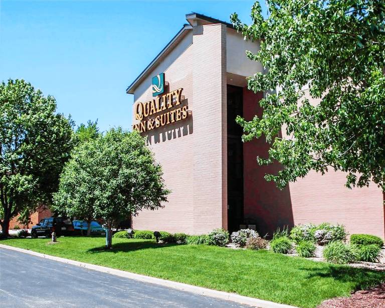 Quality Inn & Suites Peoria North in Peoria, IL