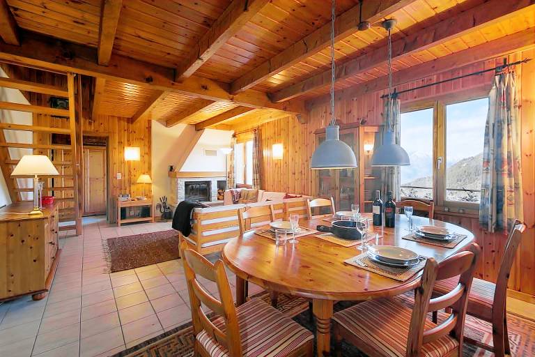 Chalet with terrace — photo 3