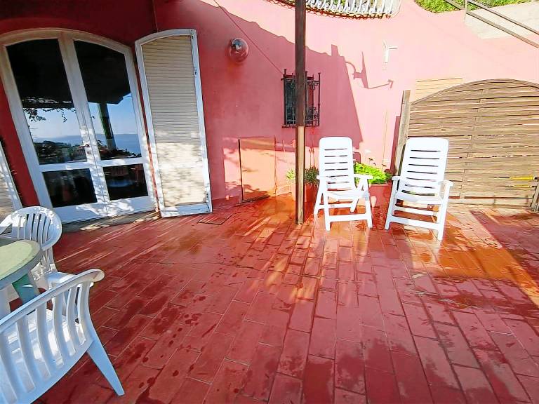 Beautiful holiday apartment with patio, fast internet & BBQ | Sea view | Pet-friendly — photo 3