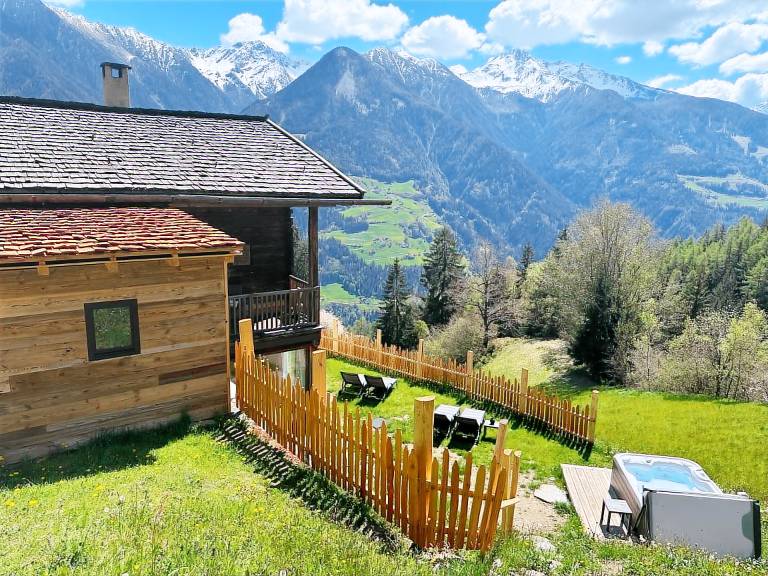 Holiday Home “ Bergsuite” with Mountain View, Balcony, Garden & Wi-Fi — photo 3