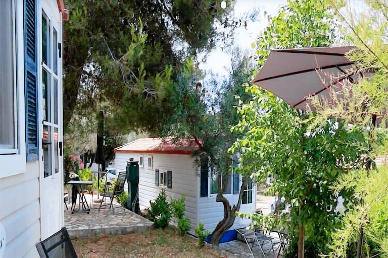 Caravan  Cres