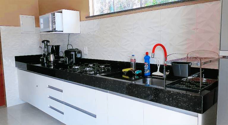 Chalet with pool, barbeque & patio | Suitable for remote work | Pets allowed — photo 3