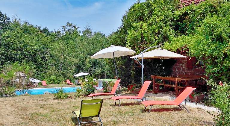 House with garden, jacuzzi & terrace | Pets are welcome — photo 2