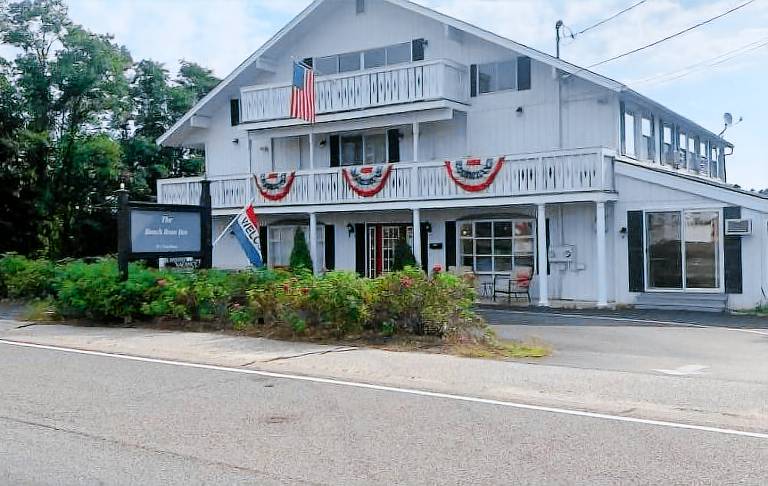 Motel  Wells