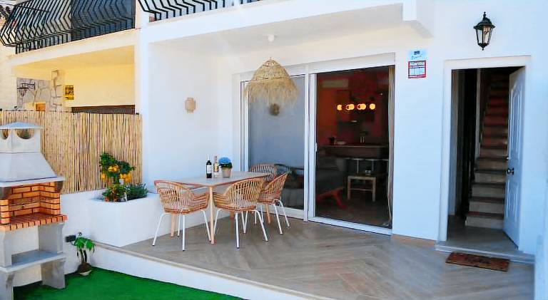 Vacation home with pool — photo 3
