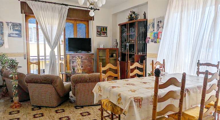 Sicilian Apt in Donnalucata-Sleeps 4- 2 Min Beach in Scicli