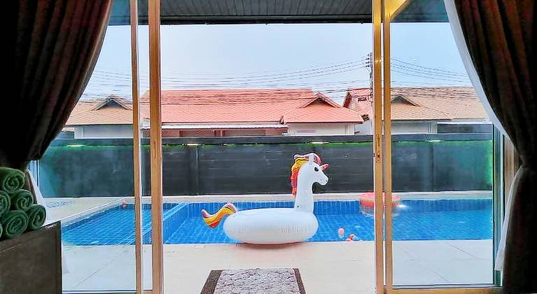 Villa with pool & hot tub | Pets are welcome — photo 5