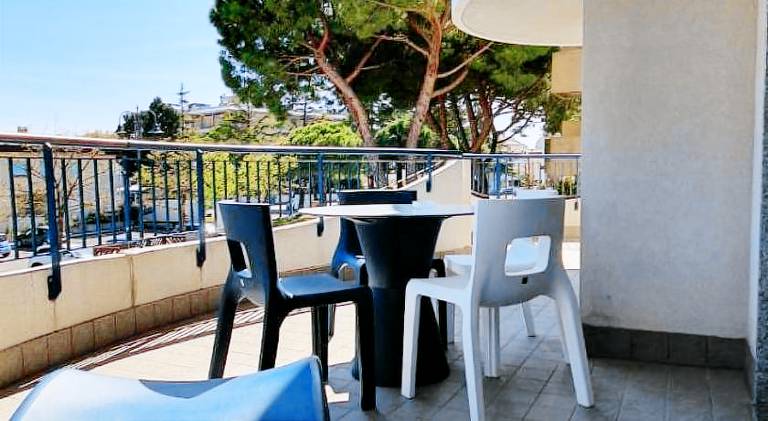 Serviced apartment with garden & terrace — photo 4