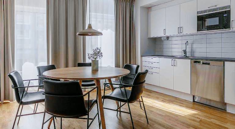 Serviced apartment with yard, sauna & patio | Close to Turning Torso — photo 3