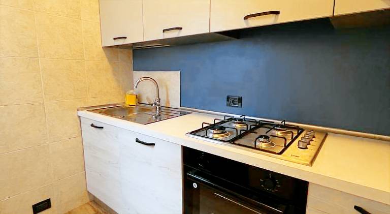 Rental apartment with 3 rooms for 5 persons — photo 4