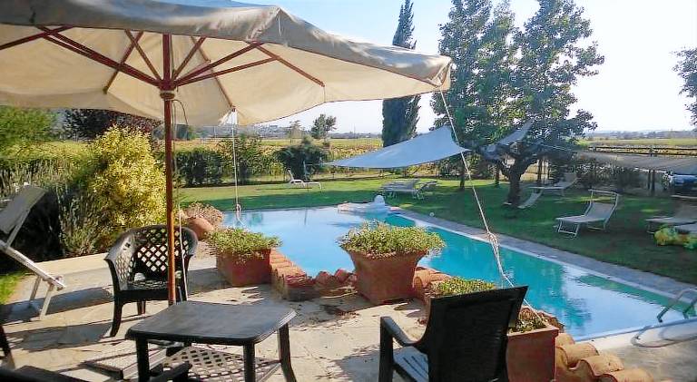 Vacation home with pool — photo 3