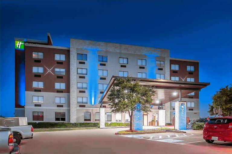 Holiday Inn Express Hotel & Suites Mesquite by IHG
