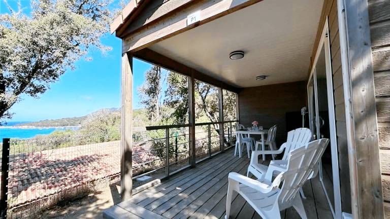 Family-friendly pleasant chalet with hot tub, pool & barbeque | Beach nearby | Dogs allowed — photo 3