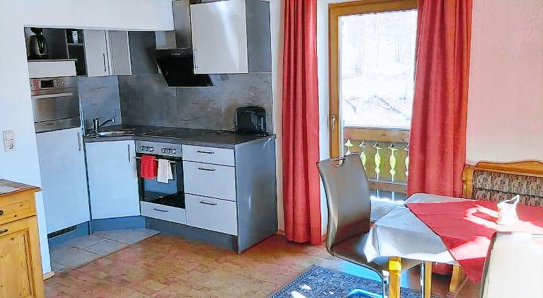 Holiday apartment with terrace & garden — photo 3