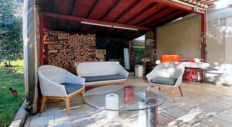 Villa with barbeque & garden — photo 4