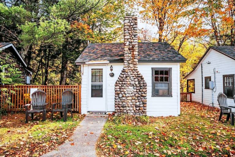 Cabin Lincoln