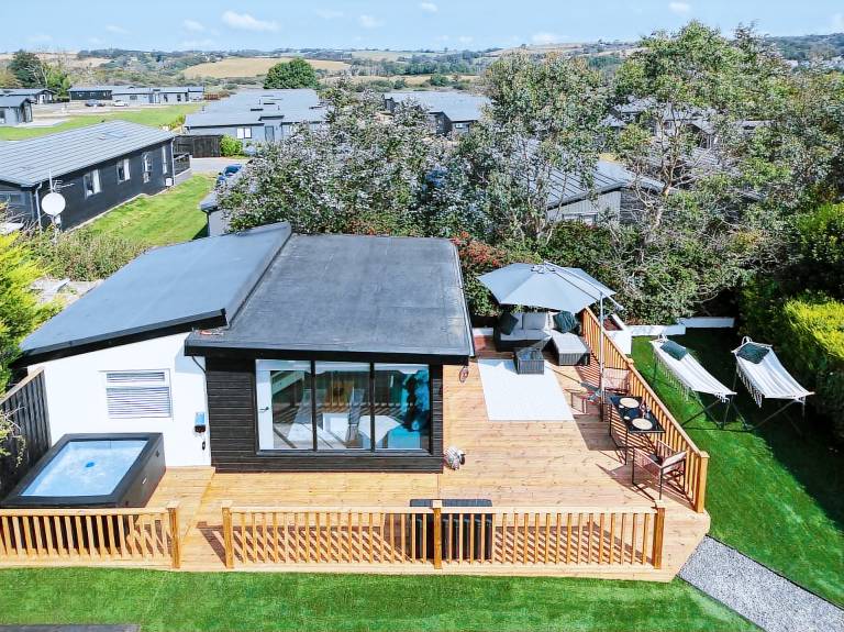 Chalet with fast internet, jacuzzi & grill | Beach view | Dogs allowed — photo 5
