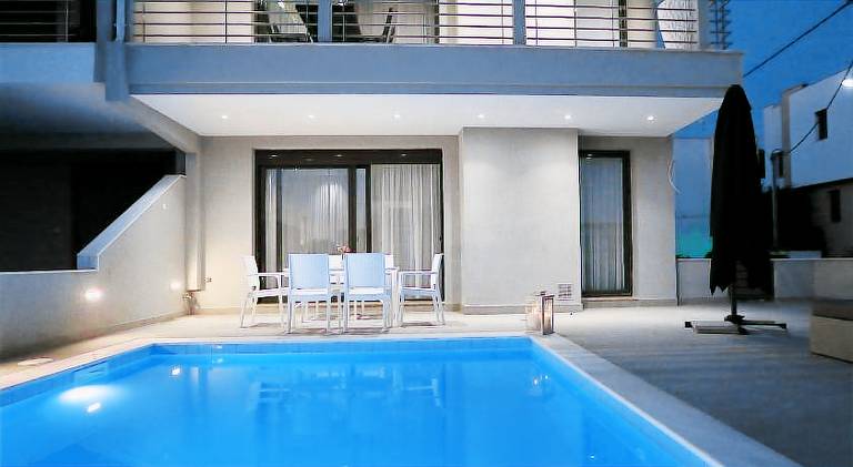 Fully equipped big villa with terrace, hot tub & private pool | Perfect for remote work | Pets allowed — photo 5