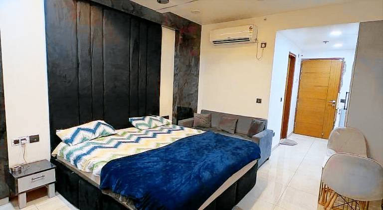 Stayzy Suites — photo 2
