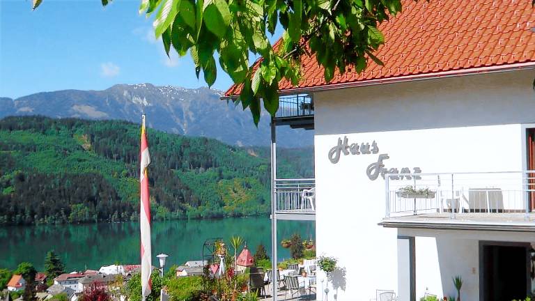 Ferienwohnung mit Hund in Millstatt für max. 2 Personen Ferienwohnung mit Hund in Millstatt für max. 2 Personen