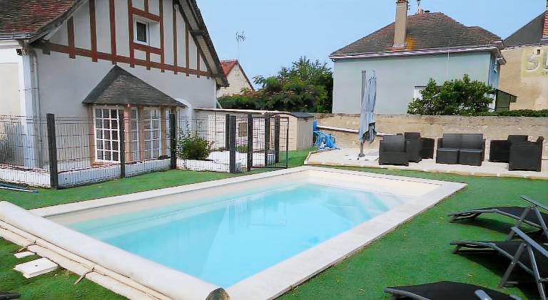 Vacation home with pool | Pet-friendly — photo 3