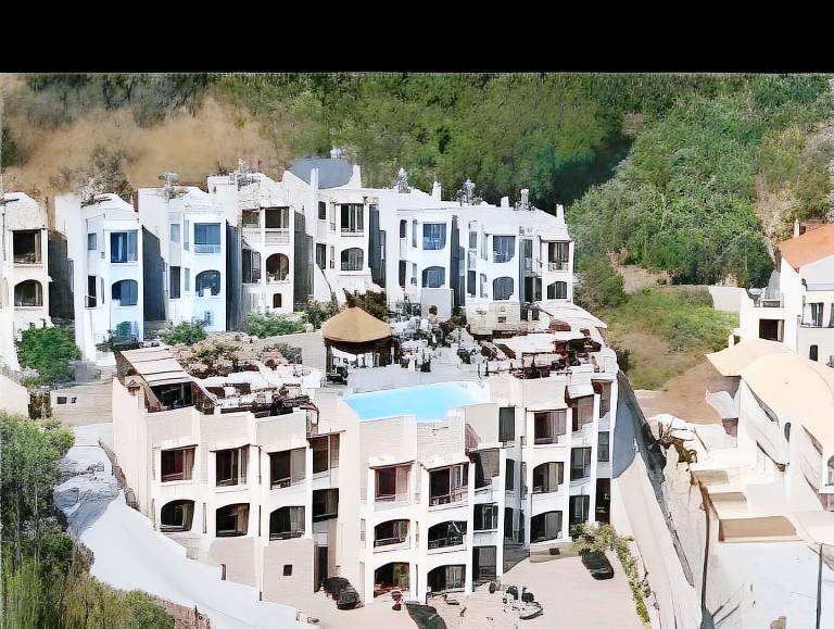 Serviced apartment with pool, yard & patio in East Mani