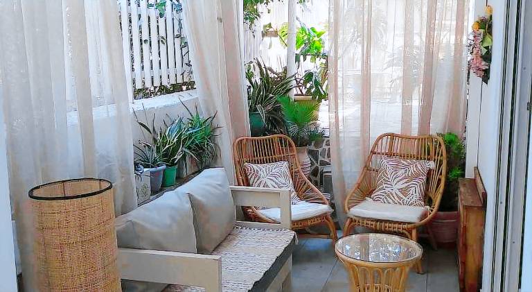 Apartment with terrace & yard — photo 5