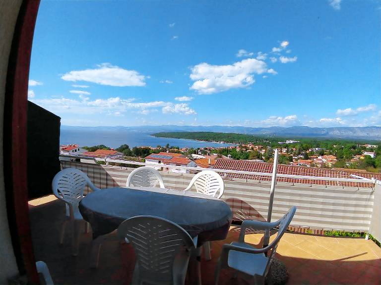 Two bedroom apartment with terrace and sea view Njivice, Krk (A-15904-b) in Omisalj
