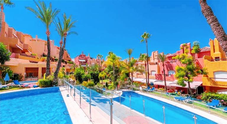 Fully equipped lovely apartment with garden, hot tub & grill | Perfect for remote work | Pet-friendly in Marbella