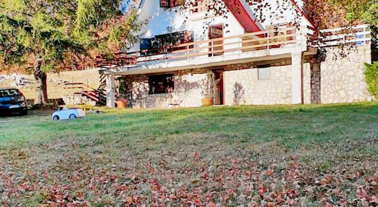 Chalet with 5 rooms for 8 persons in L'Aquila